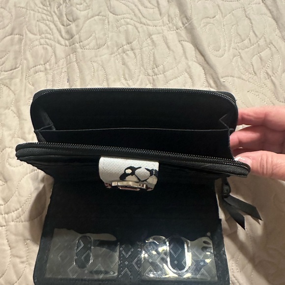 Vera Bradley wallet. Excellent condition. - Picture 2 of 3